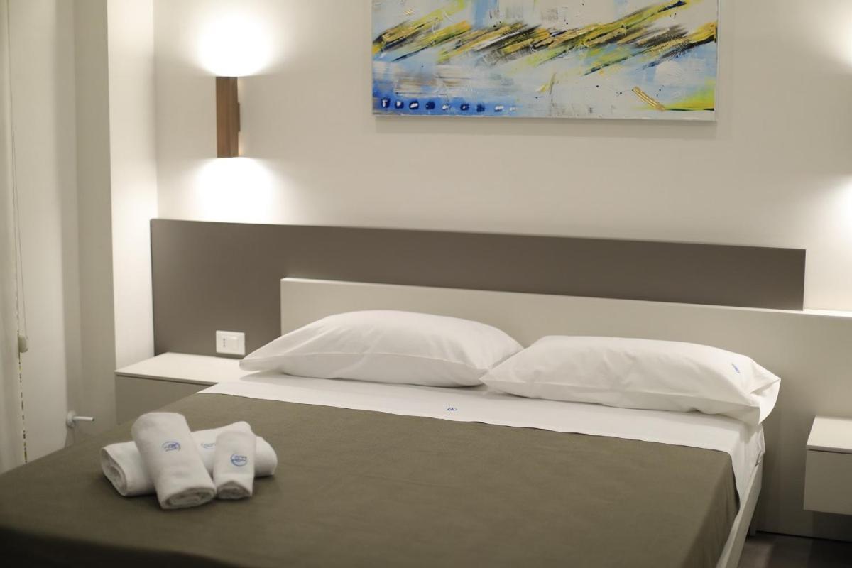 Baia Azzurra B&B Torre Lapillo Kültér fotó