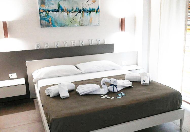 Baia Azzurra B&B Torre Lapillo Kültér fotó